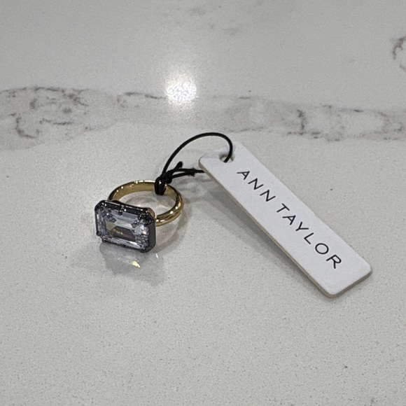 Ann Taylor Gold Ring with Rectangular Grey Emerald Cut Crystal Size 7 - Picture 2 of 10